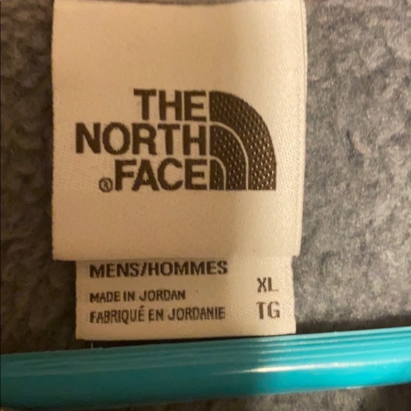 North Face Pull Over - Picture 3 of 4